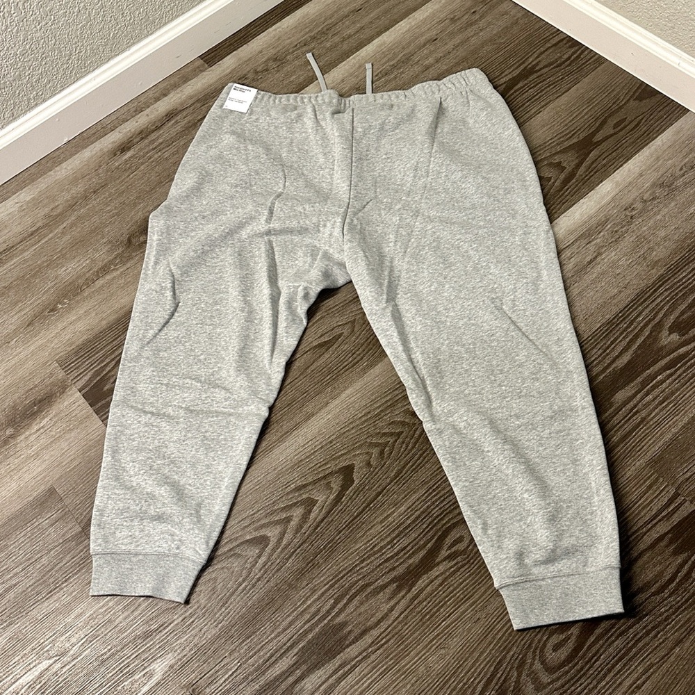 Nike Light Gray Joggers side pockets - Picture 4 of 7
